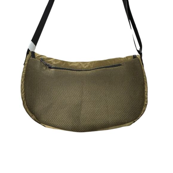 NWT! Free People Playoff Sherpa Messenger Crossbody in Olive Green - Picture 5 of 10